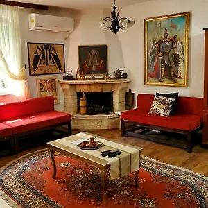 unique-traditional-house-hosted-by-jg.hotels-in-tirana.com/